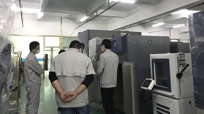 恒溫恒濕試驗箱內(nèi)防<i style='color:red'>凝露</i>的方法分析